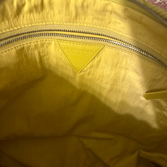 Bottega Veneta Portfolio - Like New - Picture 10 of 11